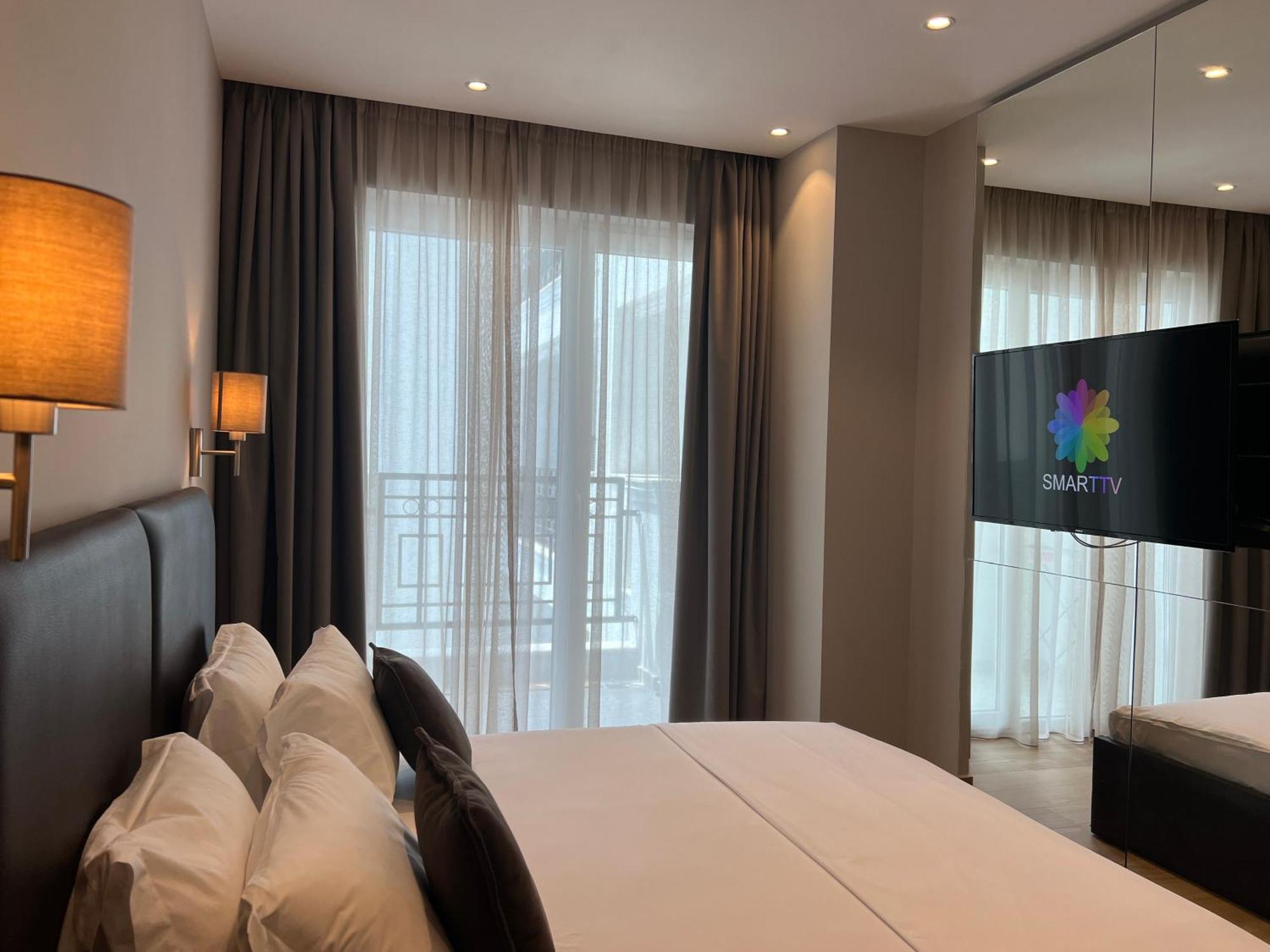 Coastline Luxury Apart Hotel Golem  Extérieur photo