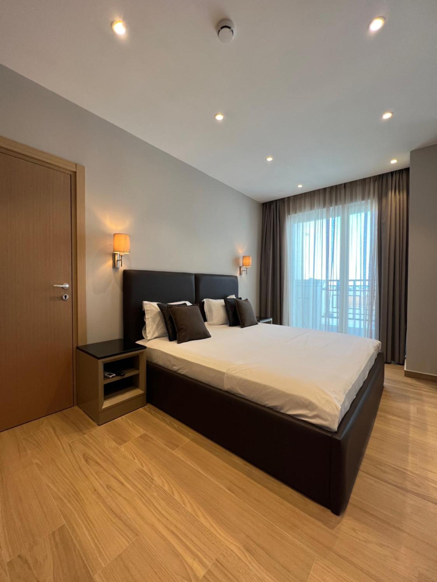 Coastline Luxury Apart Hotel Golem  Extérieur photo