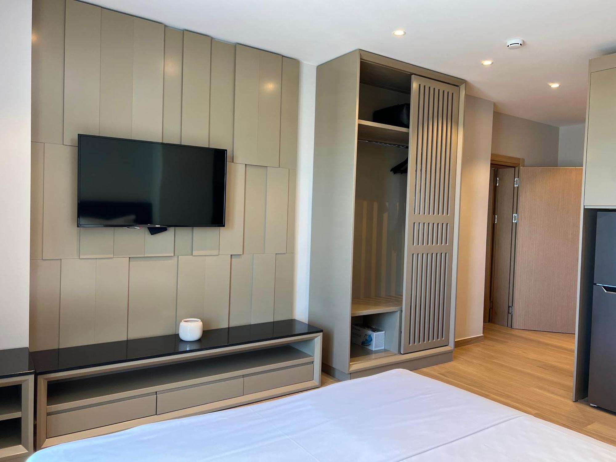 Coastline Luxury Apart Hotel Golem  Extérieur photo