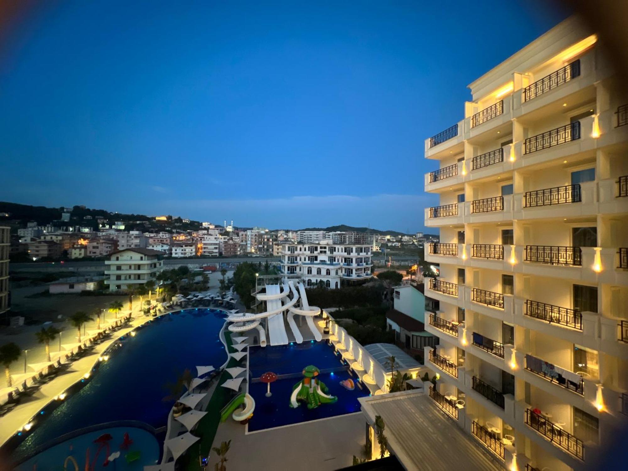 Coastline Luxury Apart Hotel Golem  Extérieur photo