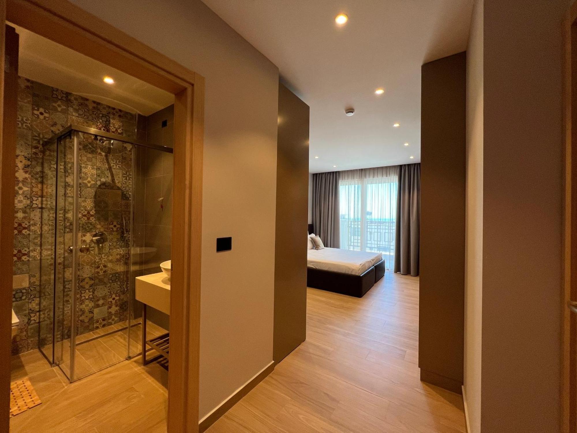 Coastline Luxury Apart Hotel Golem  Extérieur photo