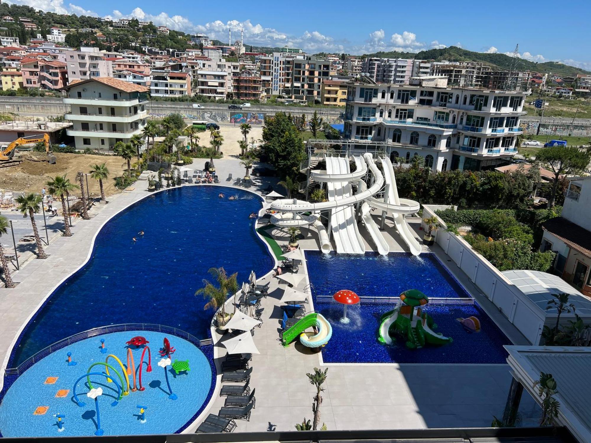 Coastline Luxury Apart Hotel Golem  Extérieur photo