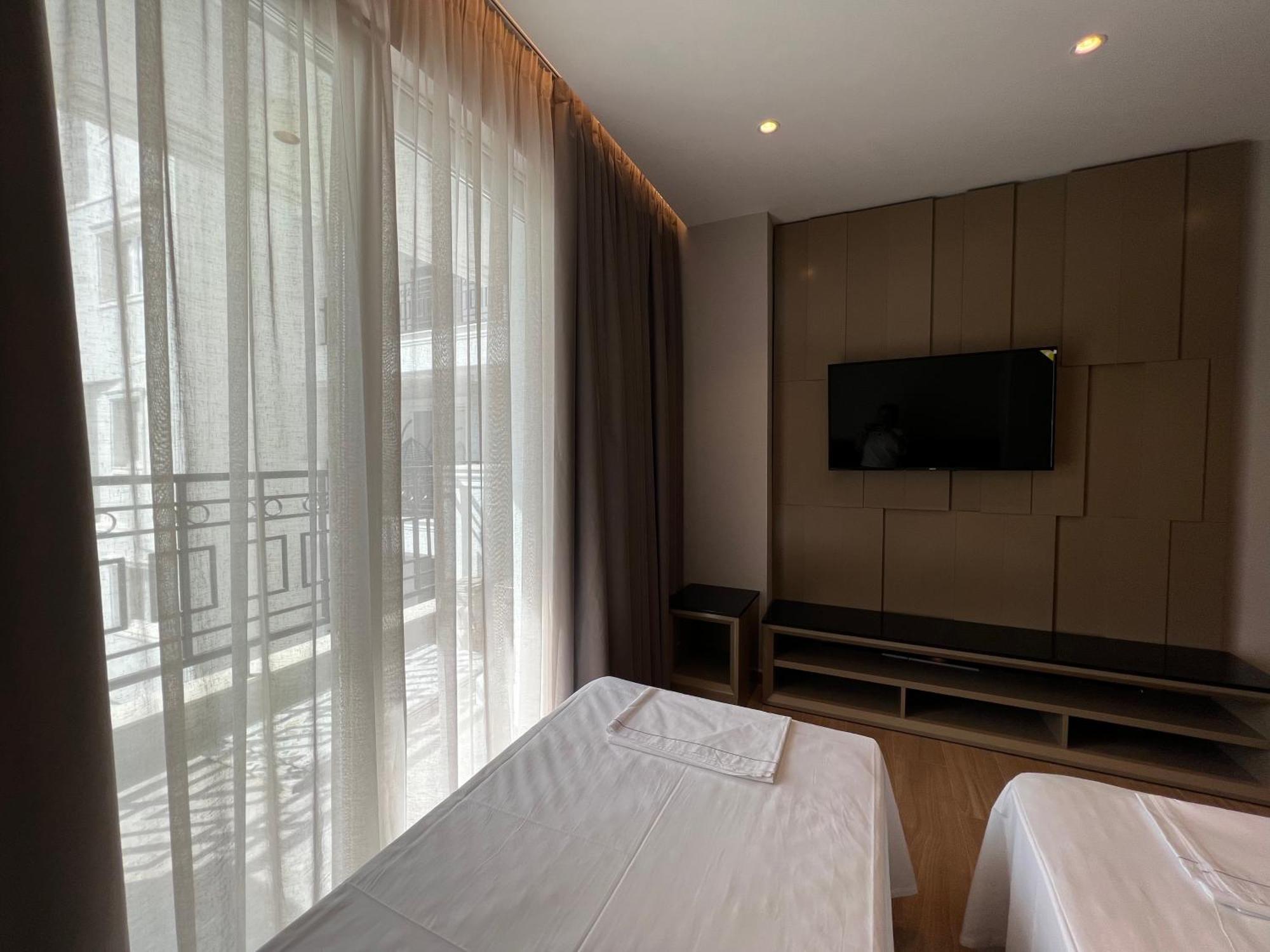 Coastline Luxury Apart Hotel Golem  Extérieur photo